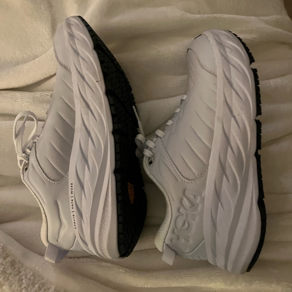 White women hoka bondi